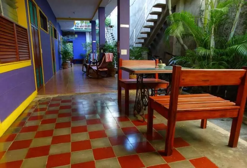 پانسیون Casa Romano Hostel