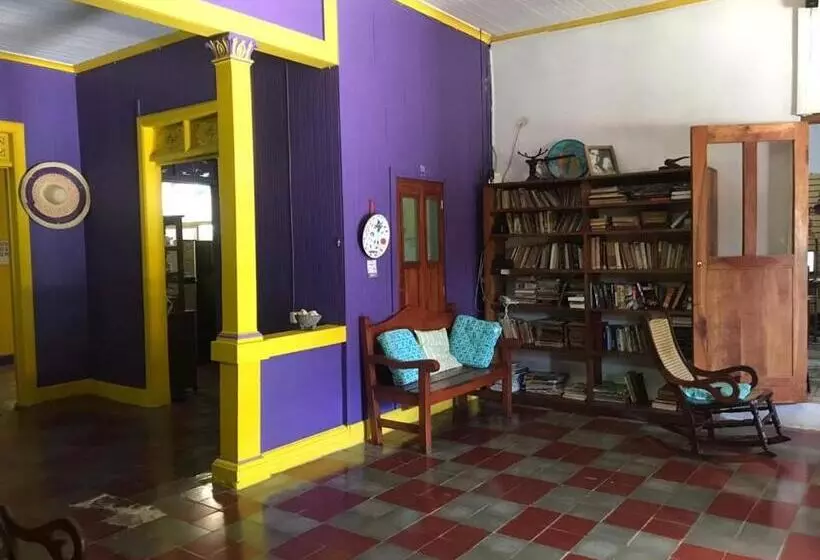 پانسیون Casa Romano Hostel