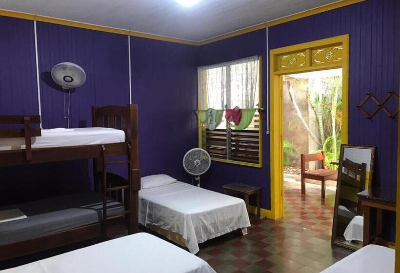 פנסיון Casa Romano Hostel