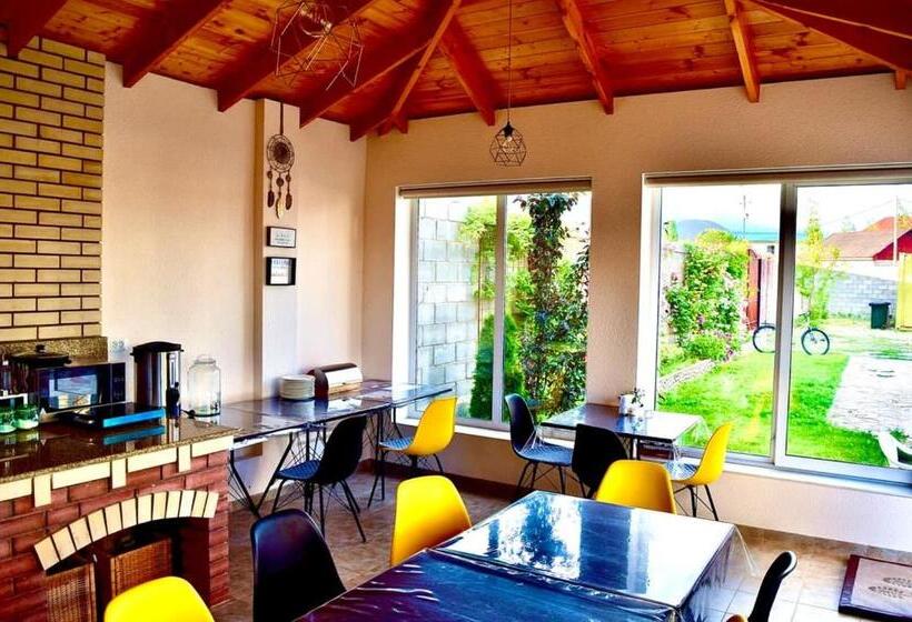 پانسیون Guest House “aura”