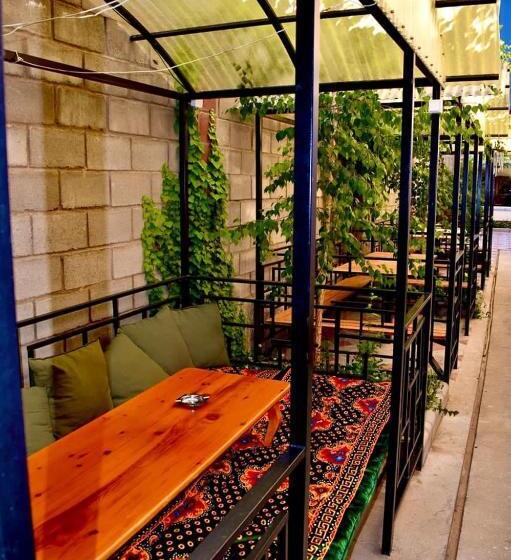 پانسیون Guest House “aura”