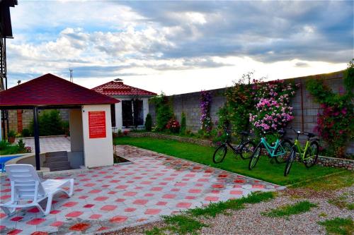 پانسیون Guest House “aura”