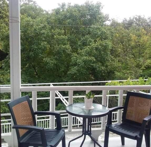 پانسیون House In The Nature