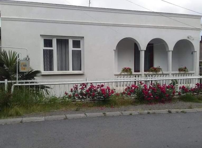 پانسیون House In The Nature