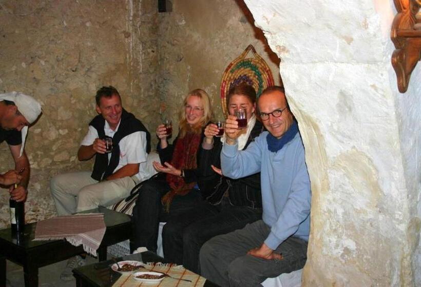 膳宿费 Nitovikla Hotel & Cave Restaurant & Pool An Authentic Local Experience !