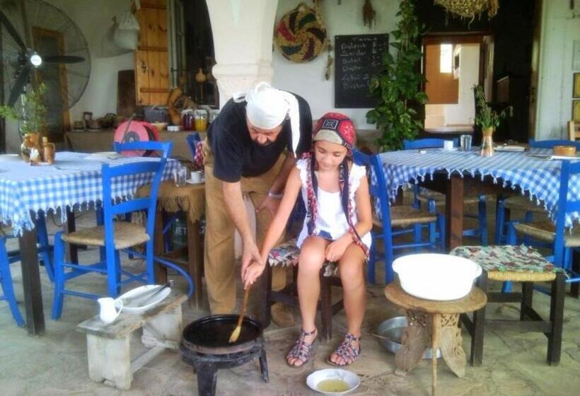 膳宿费 Nitovikla Hotel & Cave Restaurant & Pool An Authentic Local Experience !