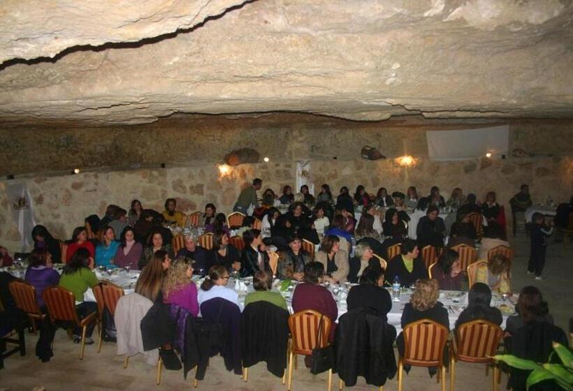 膳宿费 Nitovikla Hotel & Cave Restaurant & Pool An Authentic Local Experience !