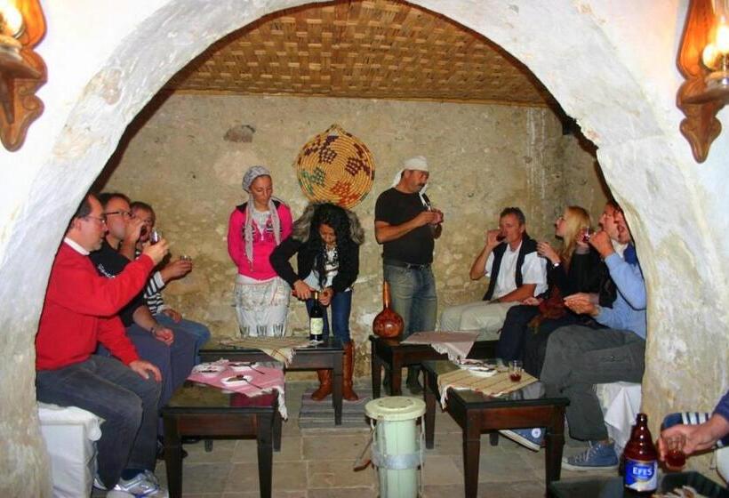 膳宿费 Nitovikla Hotel & Cave Restaurant & Pool An Authentic Local Experience !