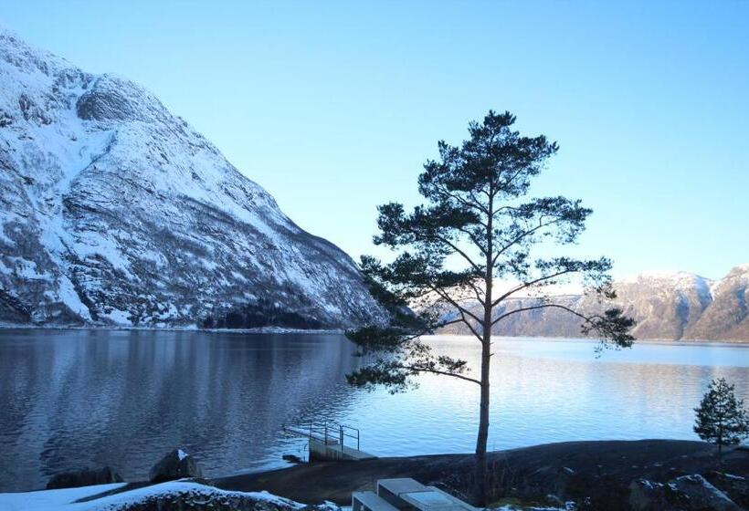 Курорт Adventure Hotel & Guesthouse Eidfjord New