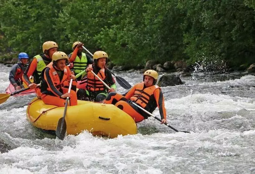 リゾートホテル Adventure Hotel & Guesthouse Eidfjord New