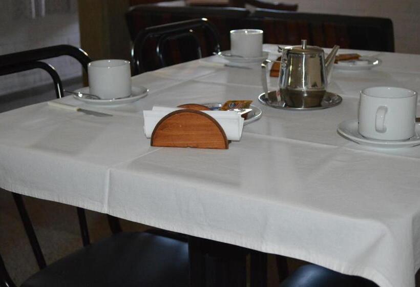 Hostel Hostería Los Sauces