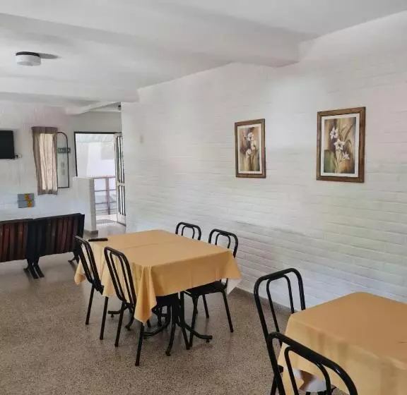 Retkeilymaja Hostería Los Sauces