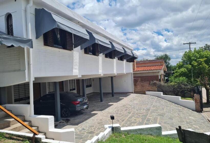 Hostel Hostería Los Sauces