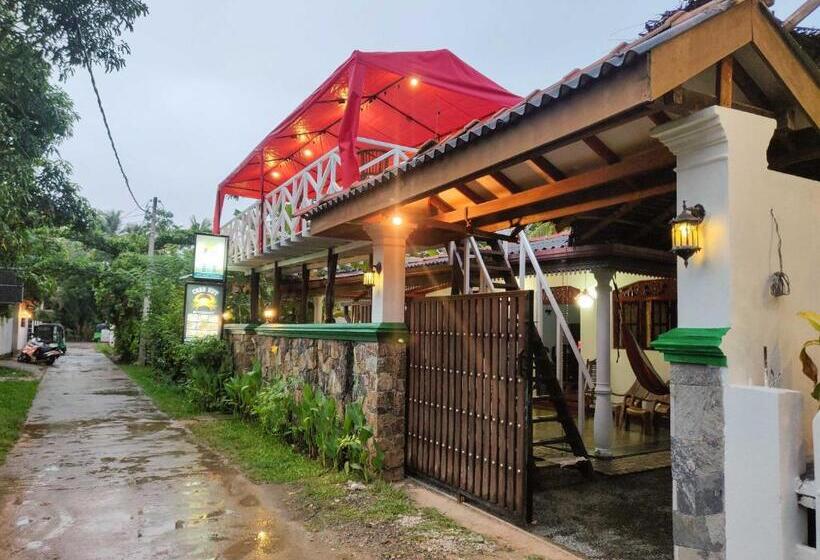 Alberg Shantha Surf Villa