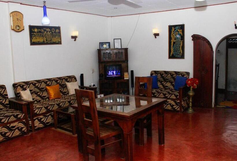 Alberg Shantha Surf Villa