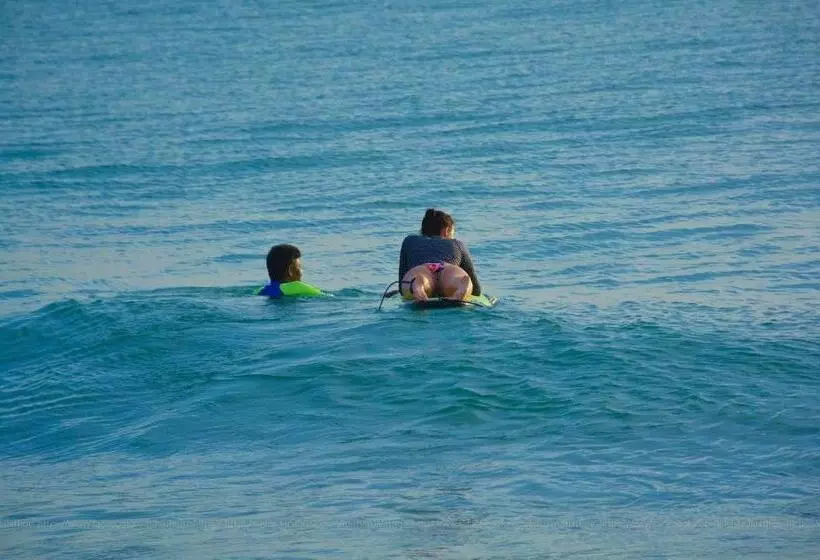 ユースホステル Shantha Surf Villa