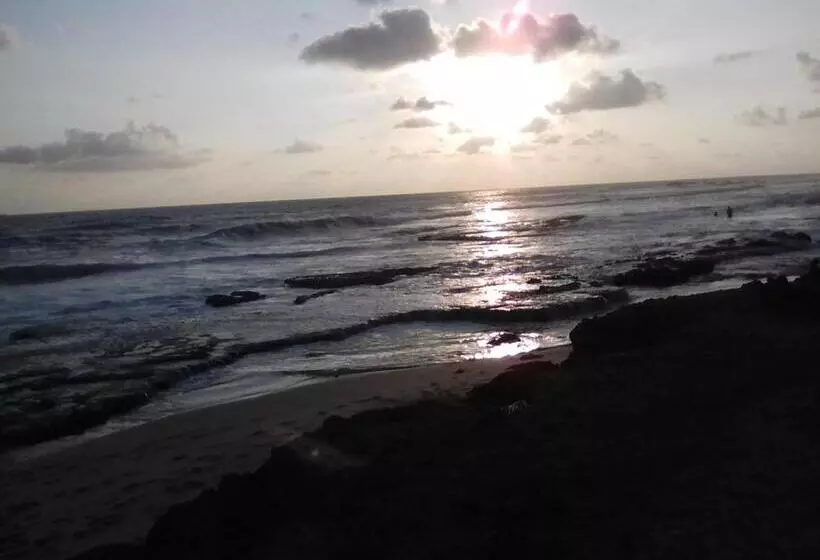 ユースホステル Shantha Surf Villa