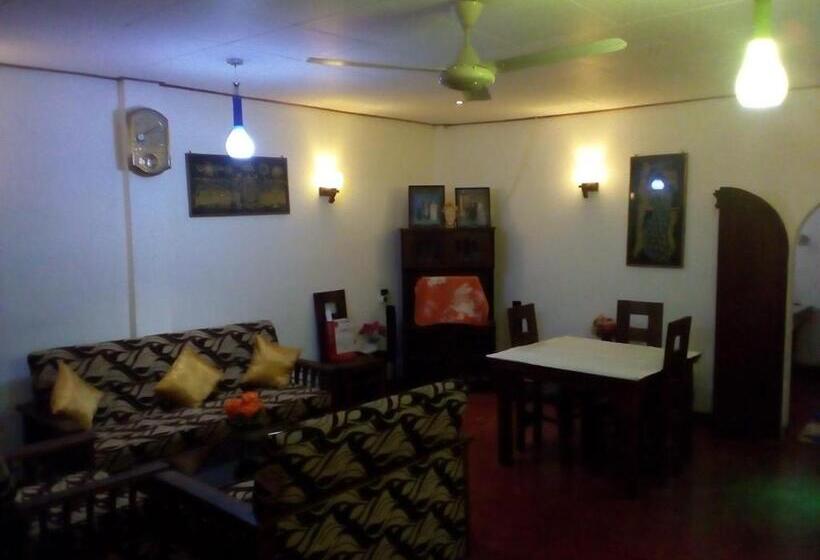 Alberg Shantha Surf Villa