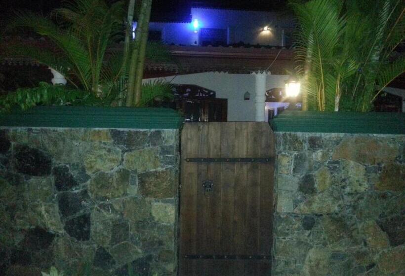 Alberg Shantha Surf Villa