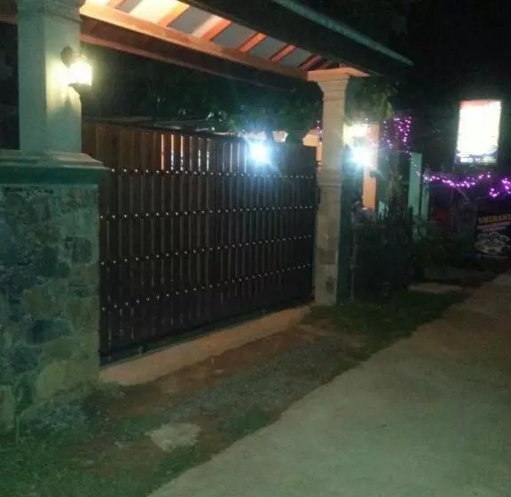 ユースホステル Shantha Surf Villa