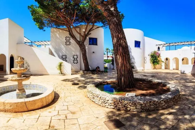 Araba Fenice Village