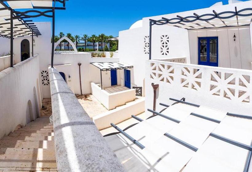 Araba Fenice Village