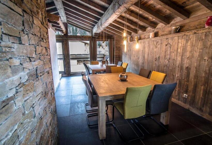 تختخواب و صبحانه Chalet L Etagne