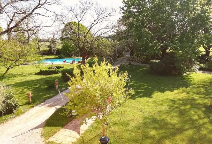 مبيت وإفطار Domaine De La Célarié