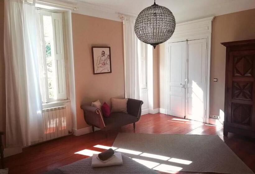 مبيت وإفطار Domaine De La Célarié