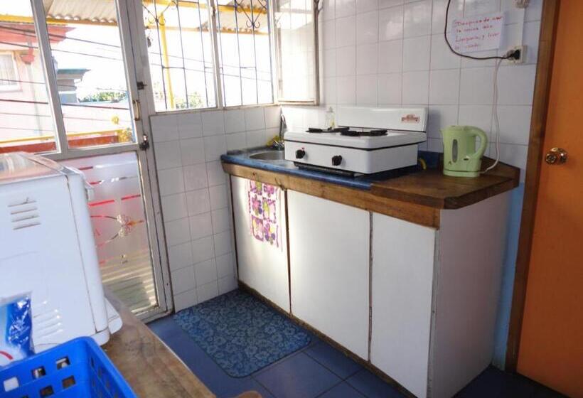 تختخواب و صبحانه Hostal Armando