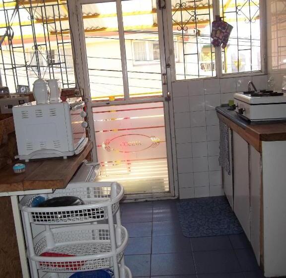 تختخواب و صبحانه Hostal Armando