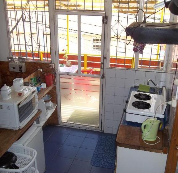 تختخواب و صبحانه Hostal Armando