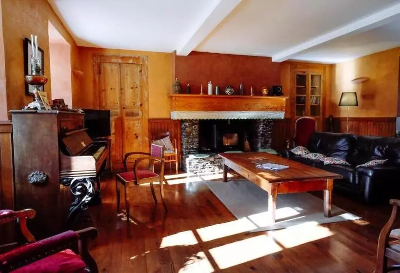 Aamiaismajoitus (B&B) Le Poujastou