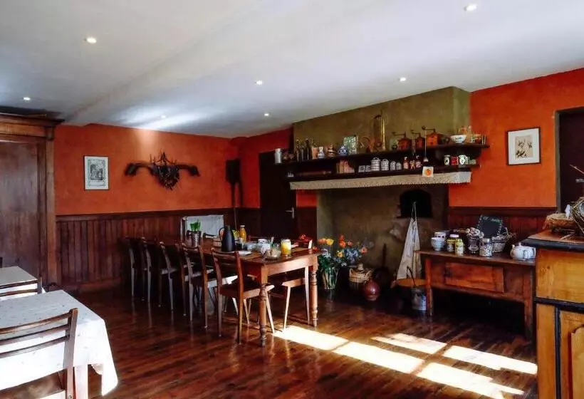 Aamiaismajoitus (B&B) Le Poujastou