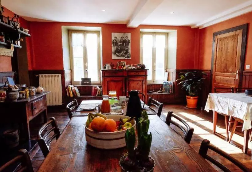 Aamiaismajoitus (B&B) Le Poujastou