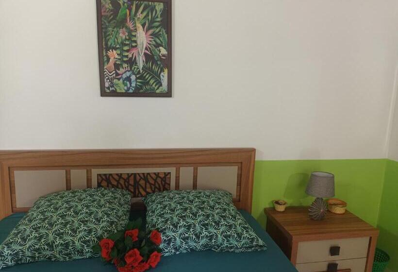 Bed and Breakfast Lovely Flowers In Mount Lavinia