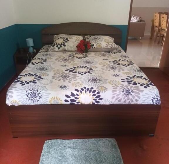 Bed and Breakfast Lovely Flowers In Mount Lavinia