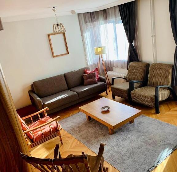 تختخواب و صبحانه Merkezde Elçiliklere Yakın Konforlu özel Oda