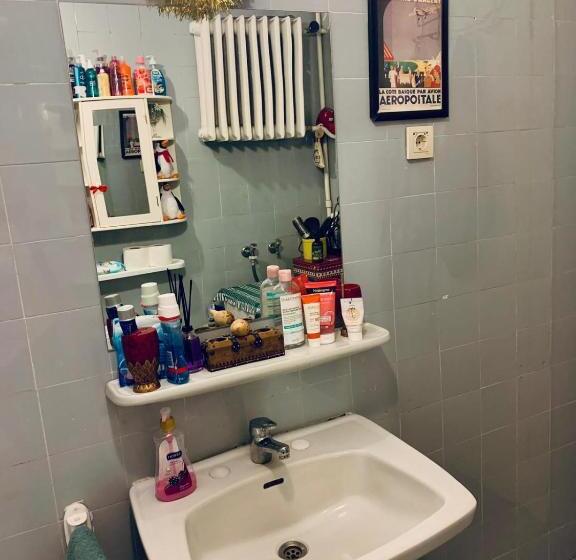 تختخواب و صبحانه Merkezde Elçiliklere Yakın Konforlu özel Oda