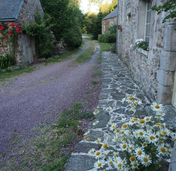 Bed and Breakfast Prieure St Pierre De La Luthumiere