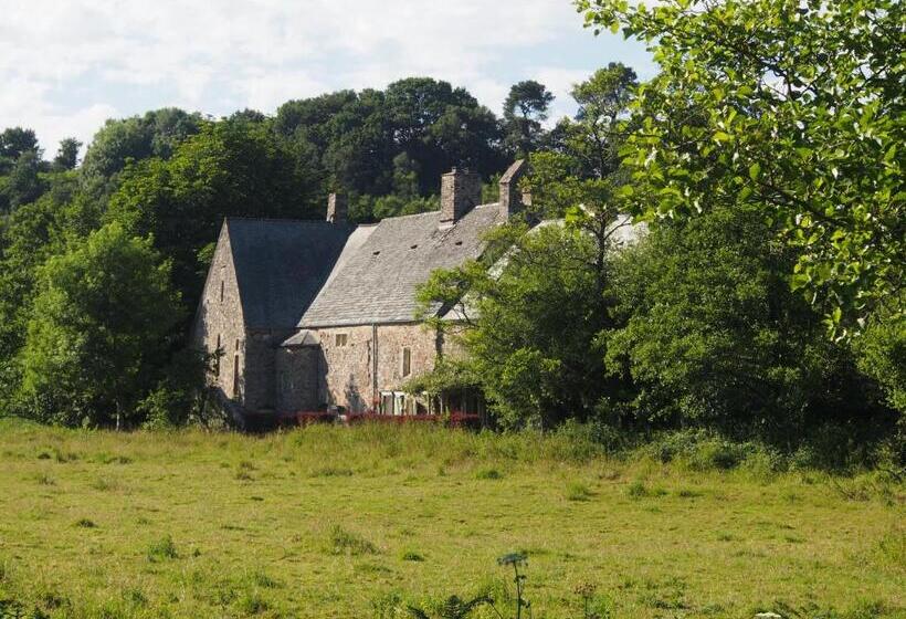 Bed and Breakfast Prieure St Pierre De La Luthumiere