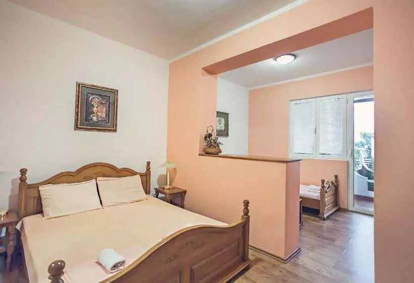 David Apartments And Rooms