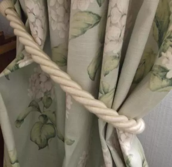 Hillarnias Tearoom And B&b