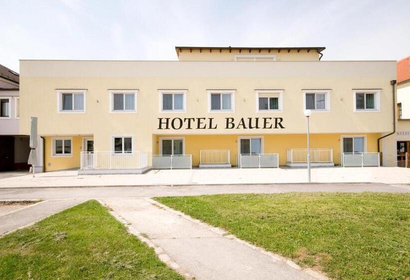 Hotel Bauer