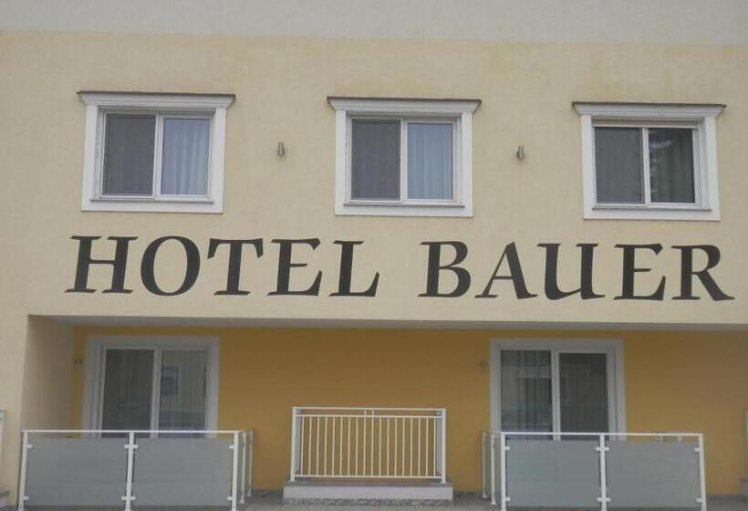Hotel Bauer