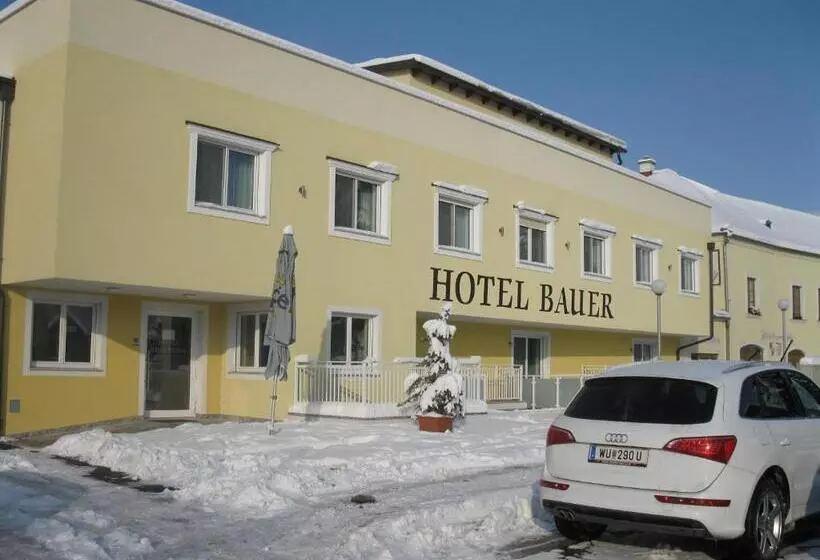 Hotelli Bauer