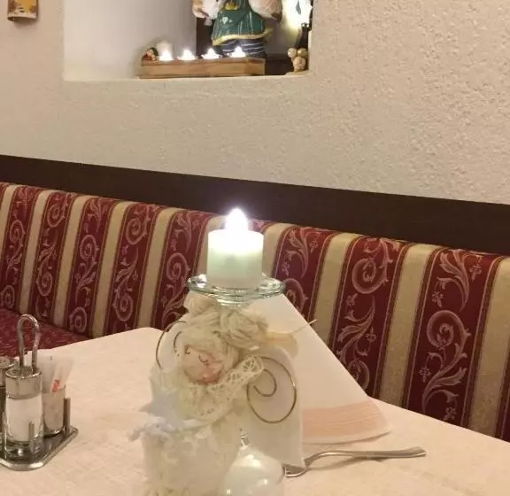 Hotelli Garni Val Udai