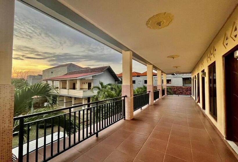 ホテル Oyo Life 93504 Kost Krisna