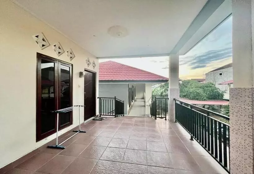 Hotelli Oyo Life 93504 Kost Krisna