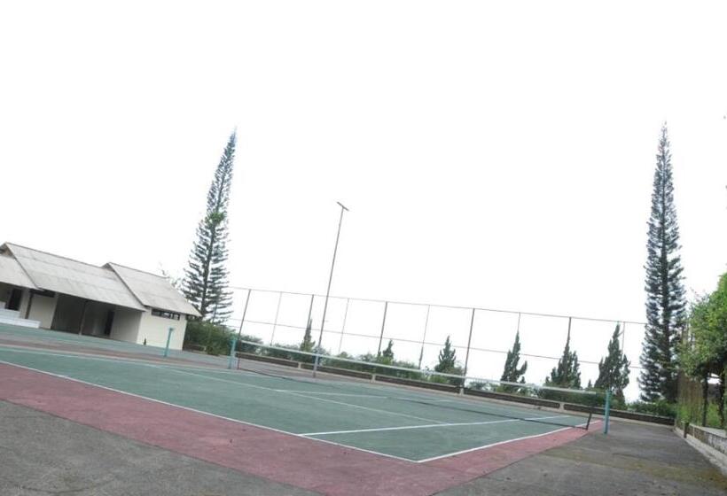 Queen Garden Hotel Managed By Salak Hospitality